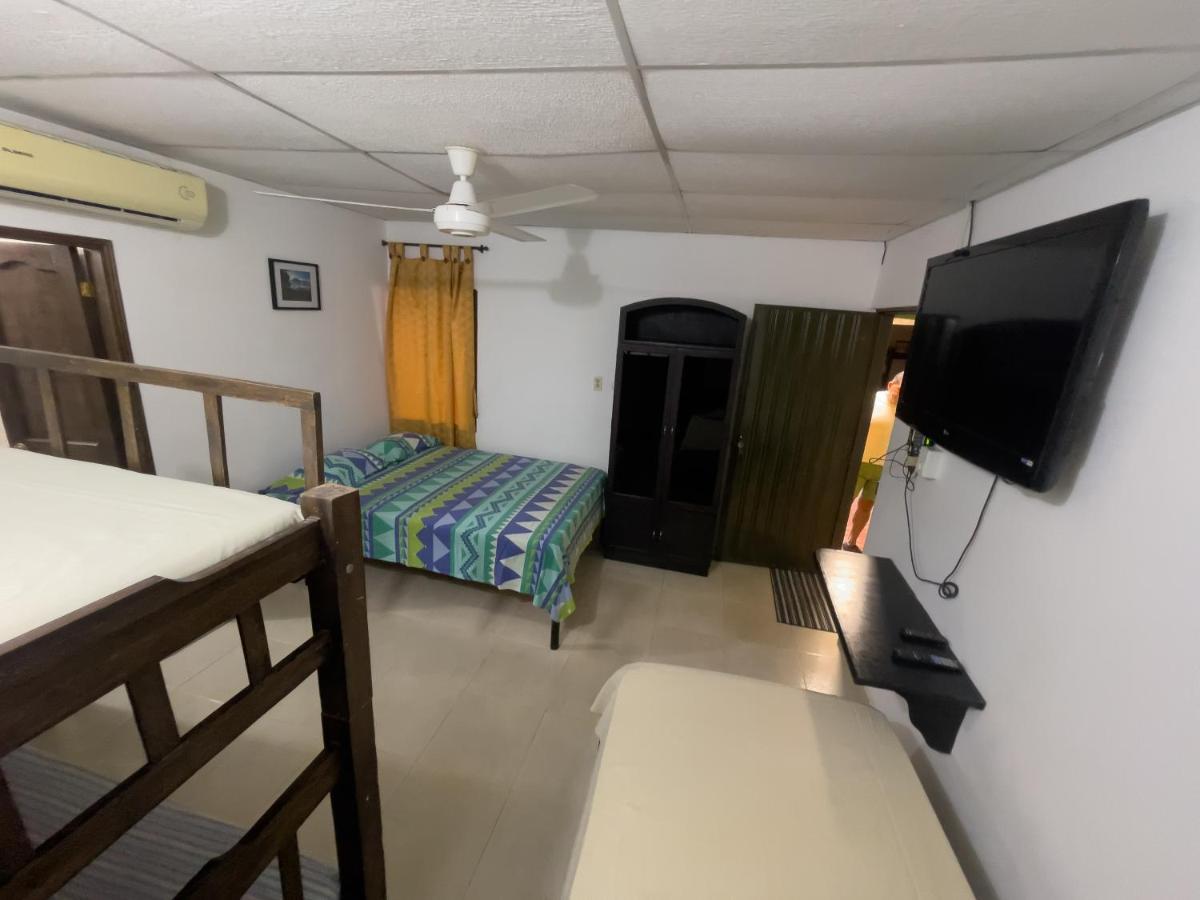 Hostal Atitlan Санта-Марта Экстерьер фото